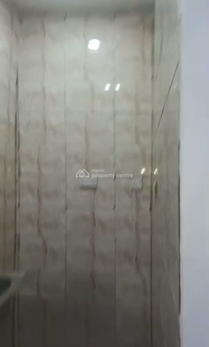 Very Decent, Spacious, Standard, Nice, Neatly Used 2 Bedroom Flat, Ogunmokun, Mushin, Lagos, Flat / Apartment for Rent