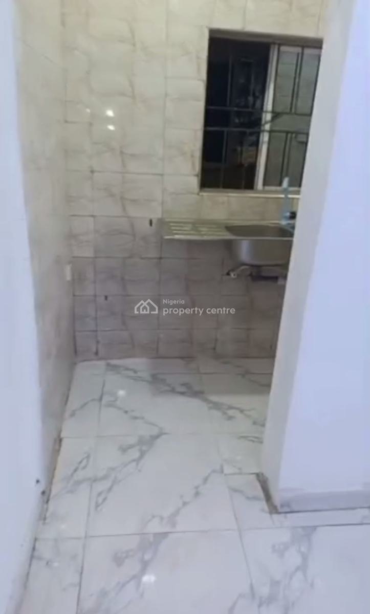 Very Decent, Spacious, Standard, Nice, Neatly Used 2 Bedroom Flat, Ogunmokun, Mushin, Lagos, Flat / Apartment for Rent