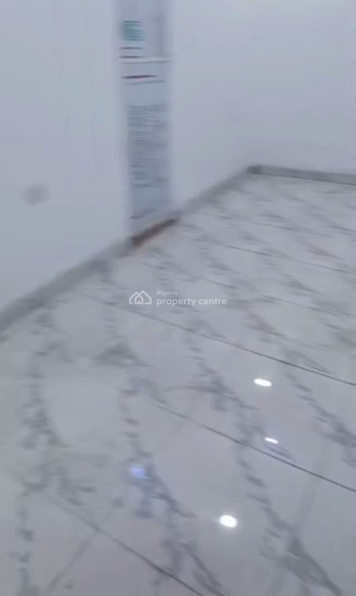 Very Decent, Spacious, Standard, Nice, Neatly Used 2 Bedroom Flat, Ogunmokun, Mushin, Lagos, Flat / Apartment for Rent