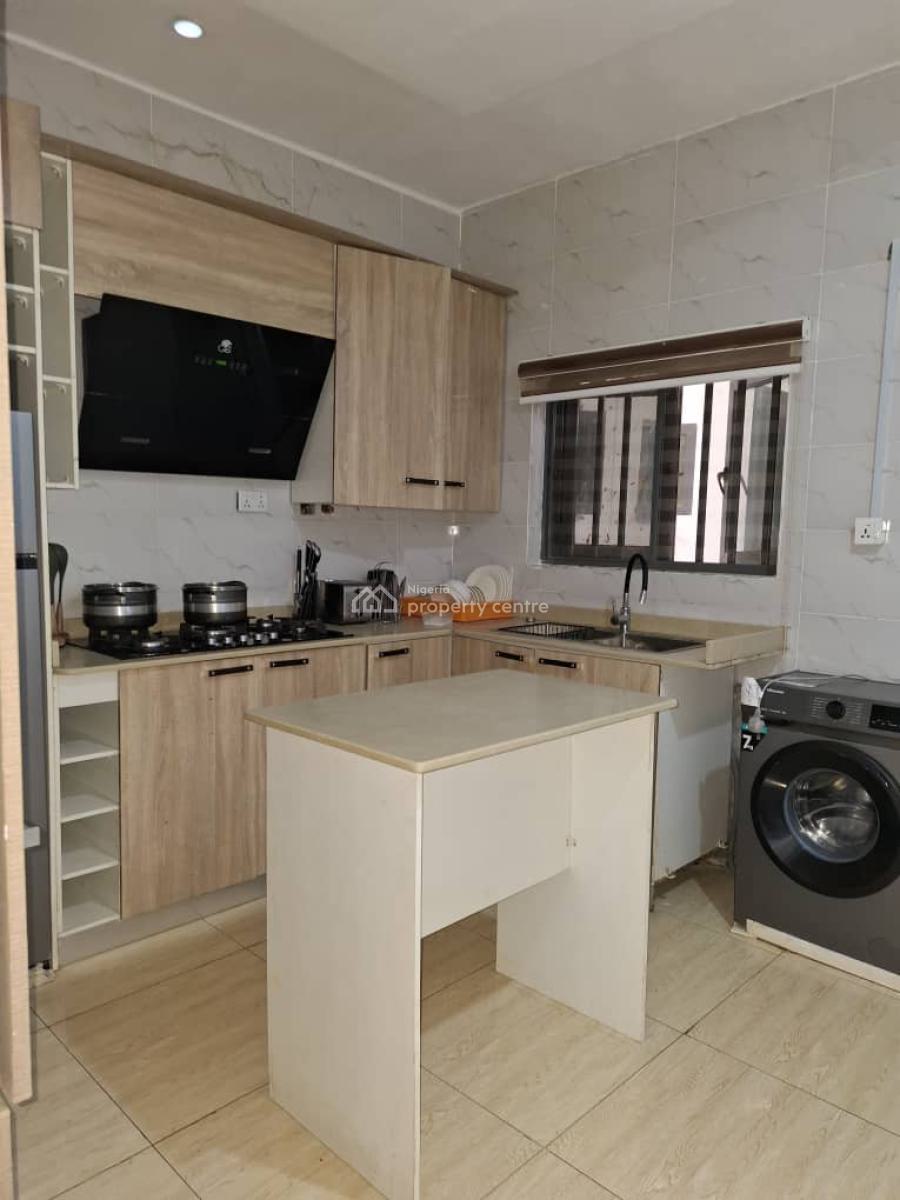 Fully Furnished and Serviced Two Bedroom Apartment, Guzape District, Abuja, Flat / Apartment for Rent