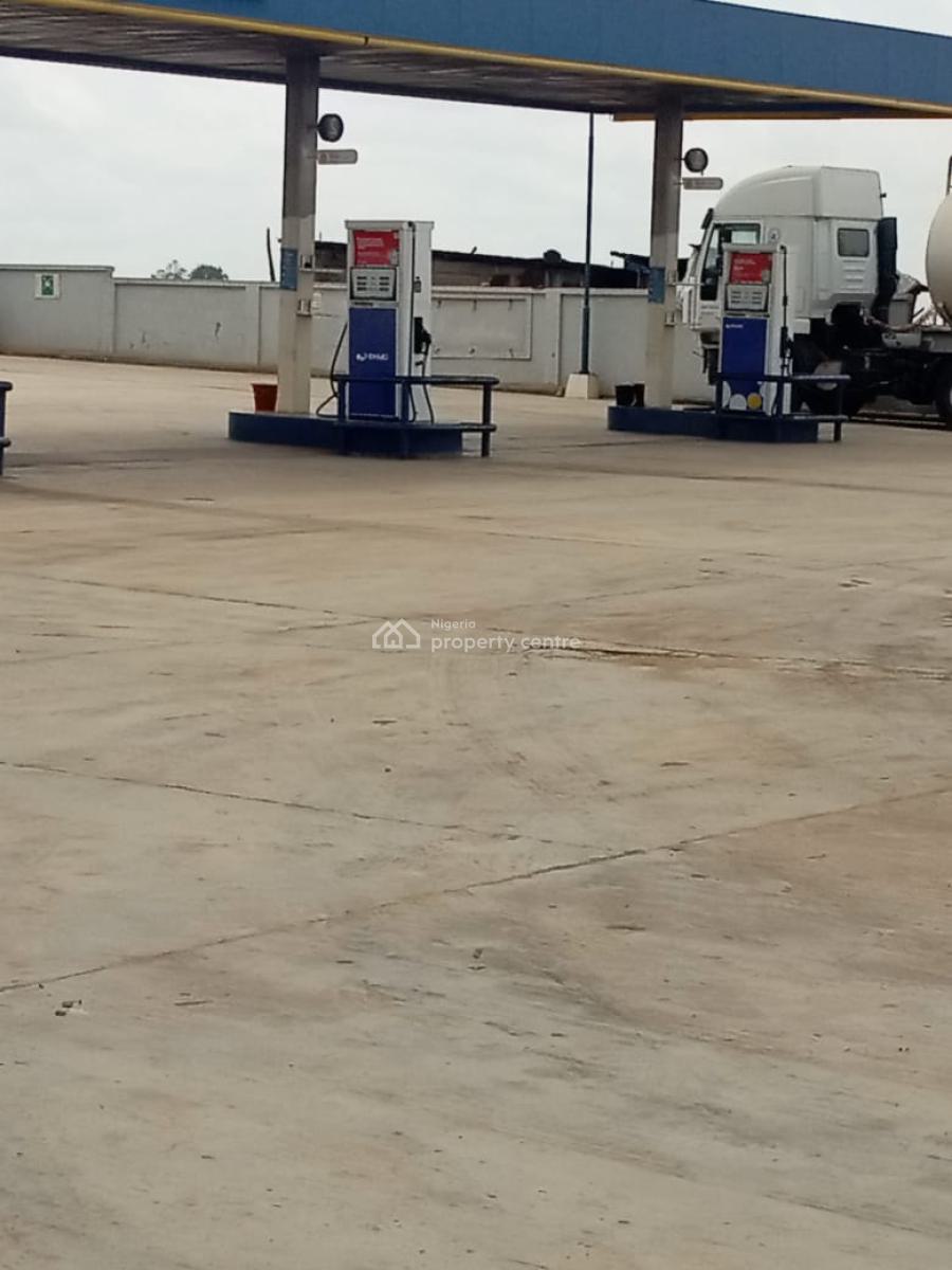 Functional Fuel Station, Toll Gate Lagos/ibadan Expressway, Ibadan, Oyo, Filling Station for Sale