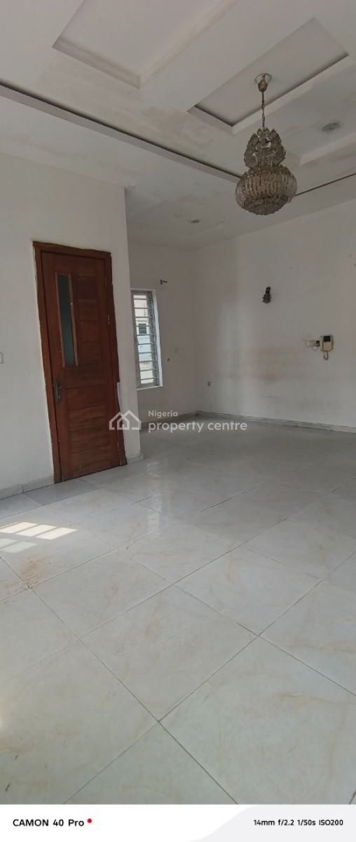 Standard Room Shared Apartment Upstairs in Chevron, Chevy View Estate, Lekki, Lagos, Self Contain (single Rooms) for Rent