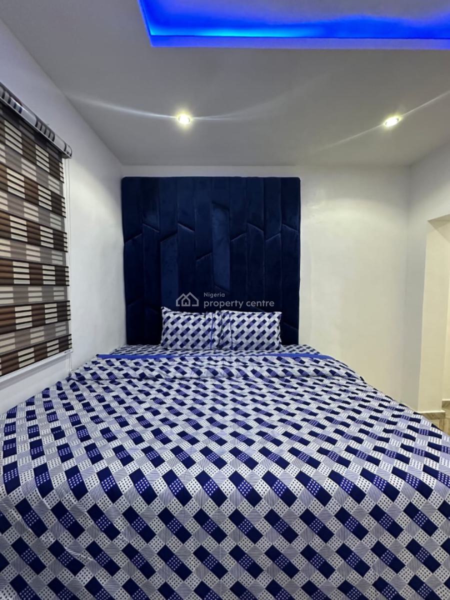 Lovely 3 Bedroom Apartment, Surulere, Lagos, Flat / Apartment Short Let