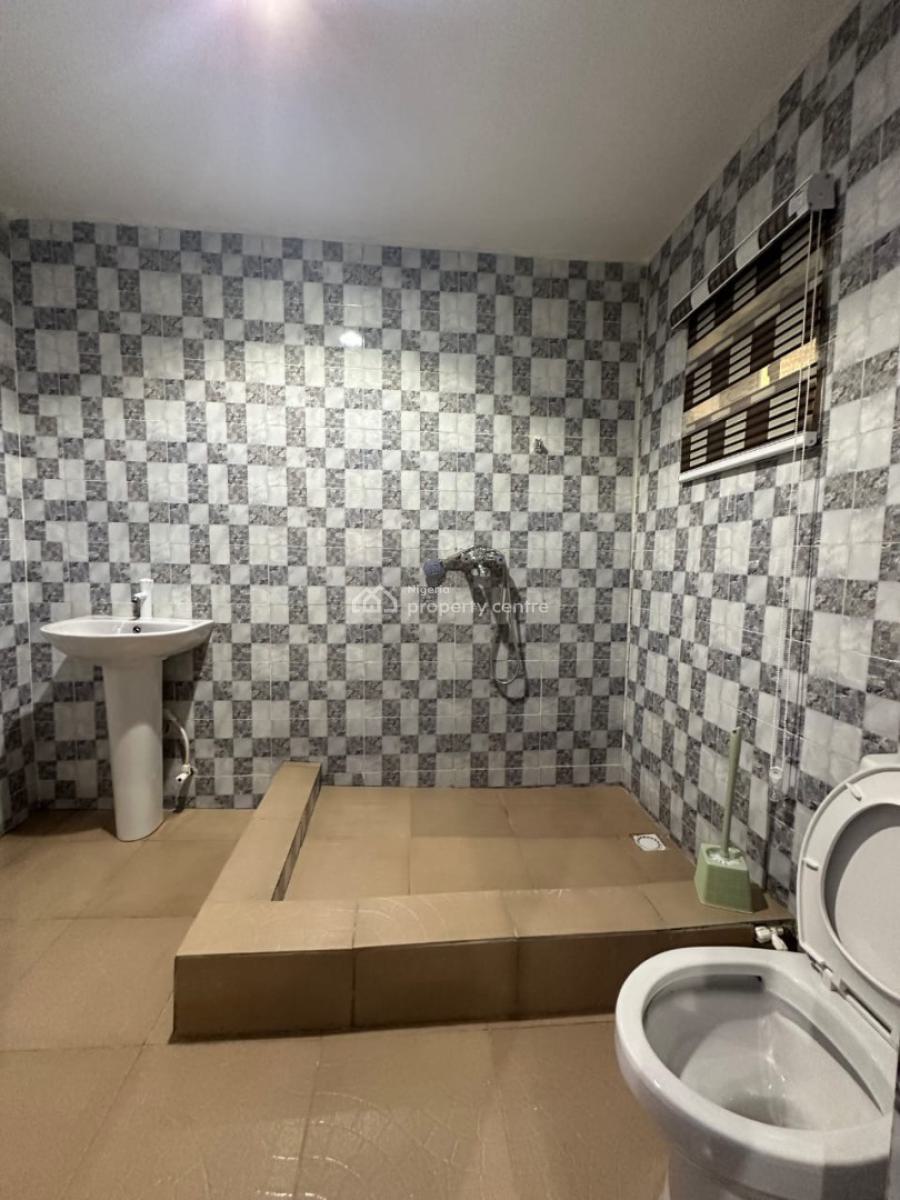 Lovely 3 Bedroom Apartment, Surulere, Lagos, Flat / Apartment Short Let