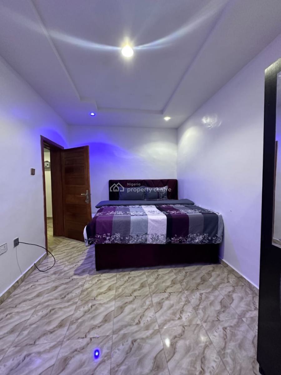 Lovely 3 Bedroom Apartment, Surulere, Lagos, Flat / Apartment Short Let