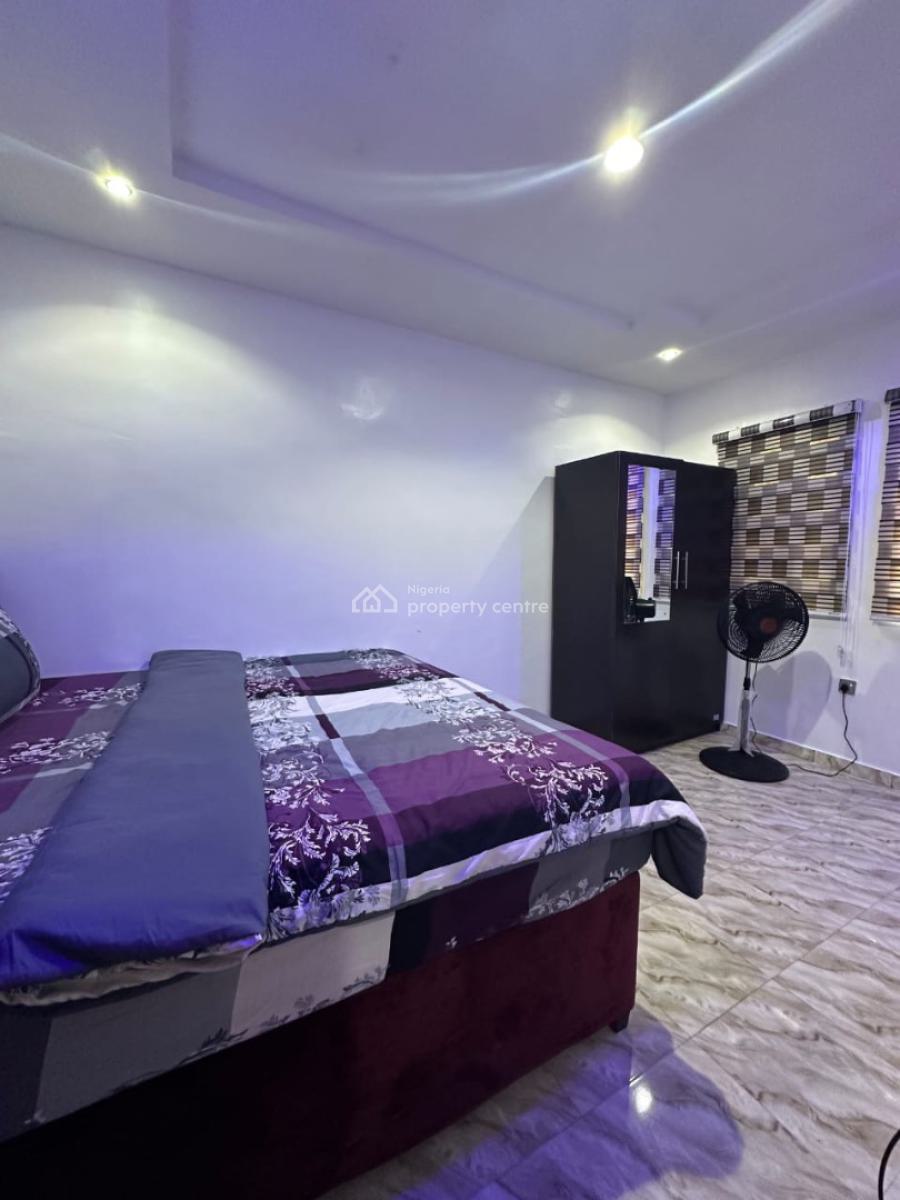 Lovely 3 Bedroom Apartment, Surulere, Lagos, Flat / Apartment Short Let