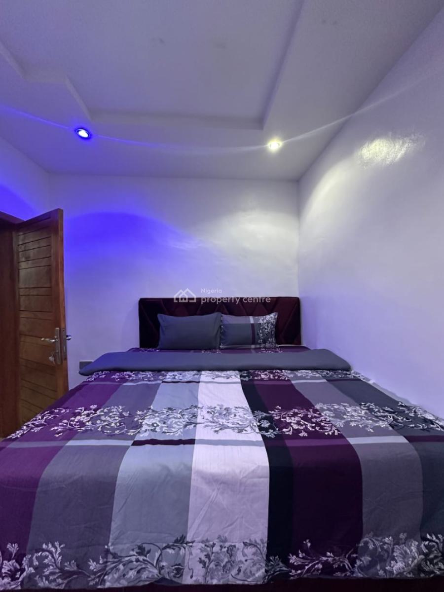 Lovely 3 Bedroom Apartment, Surulere, Lagos, Flat / Apartment Short Let