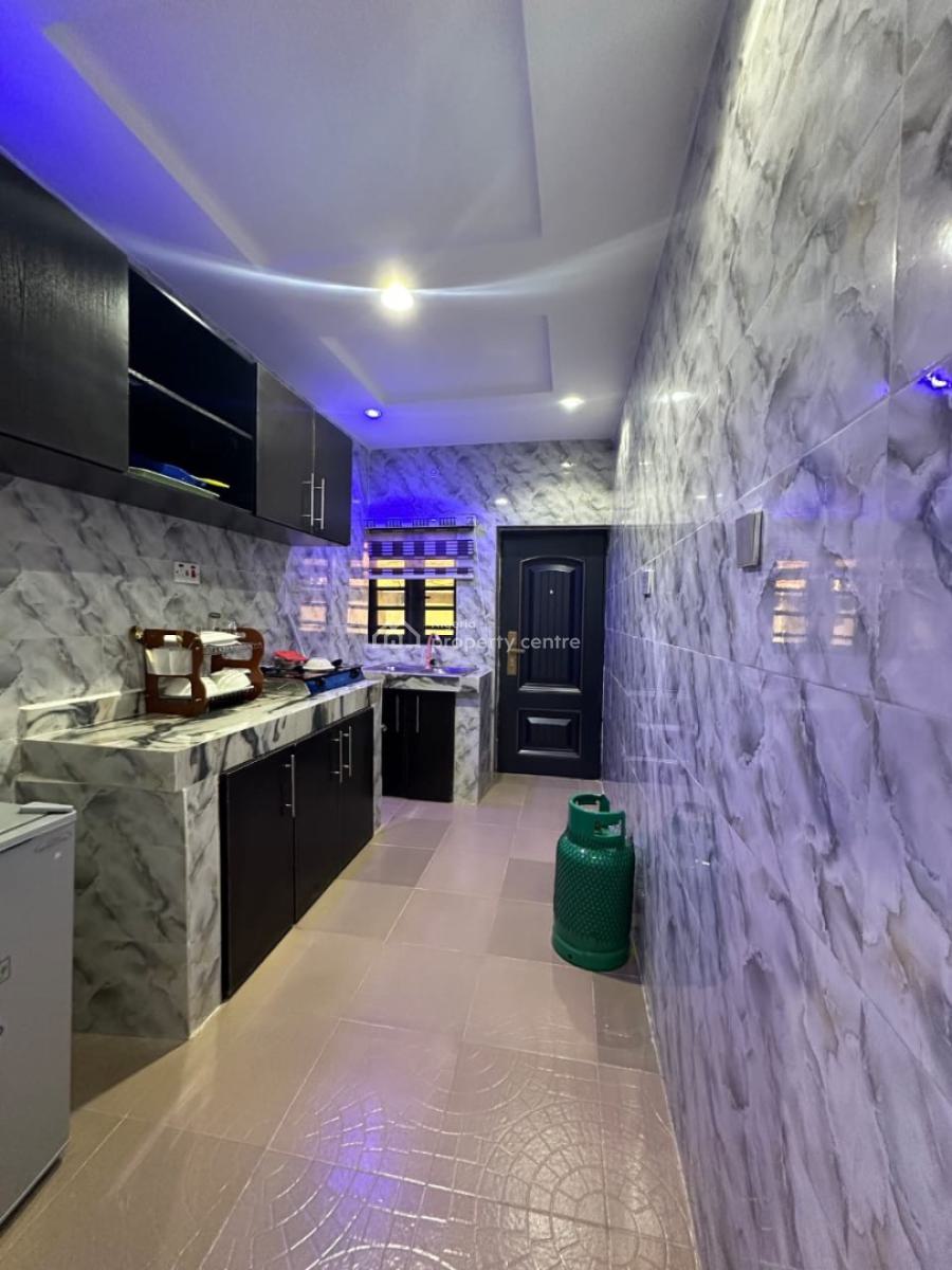 Lovely 3 Bedroom Apartment, Surulere, Lagos, Flat / Apartment Short Let