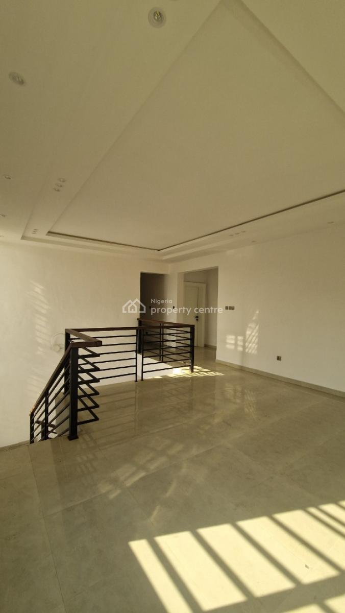 5 Bedroom Duplex with a Room, Parlor Self Contain Bq, Kolapo Ishola Gra, Akobo, Ibadan, Oyo, Detached Duplex for Sale