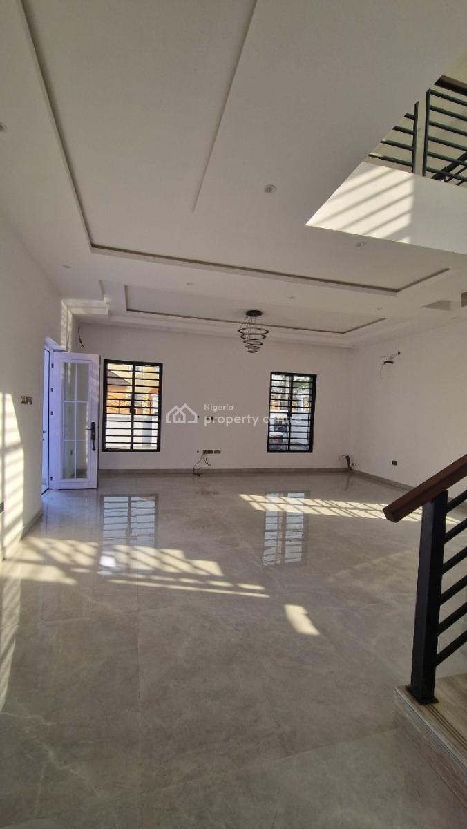 5 Bedroom Duplex with a Room, Parlor Self Contain Bq, Kolapo Ishola Gra, Akobo, Ibadan, Oyo, Detached Duplex for Sale