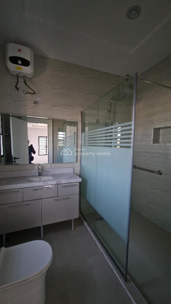 5 Bedroom Duplex with a Room, Parlor Self Contain Bq, Kolapo Ishola Gra, Akobo, Ibadan, Oyo, Detached Duplex for Sale