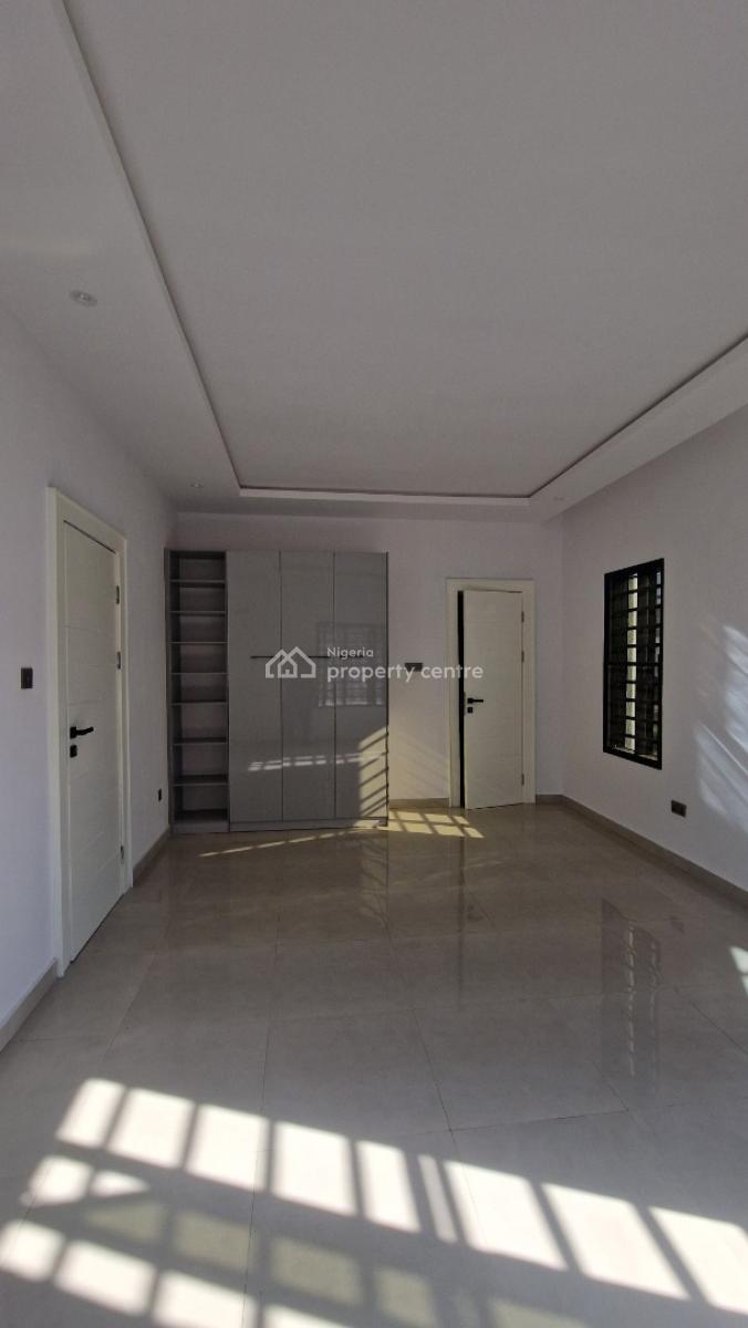 5 Bedroom Duplex with a Room, Parlor Self Contain Bq, Kolapo Ishola Gra, Akobo, Ibadan, Oyo, Detached Duplex for Sale