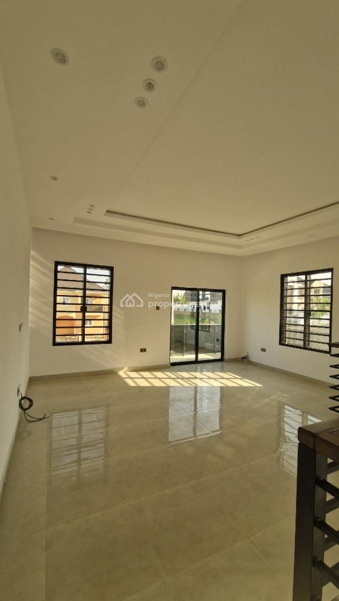 5 Bedroom Duplex with a Room, Parlor Self Contain Bq, Kolapo Ishola Gra, Akobo, Ibadan, Oyo, Detached Duplex for Sale