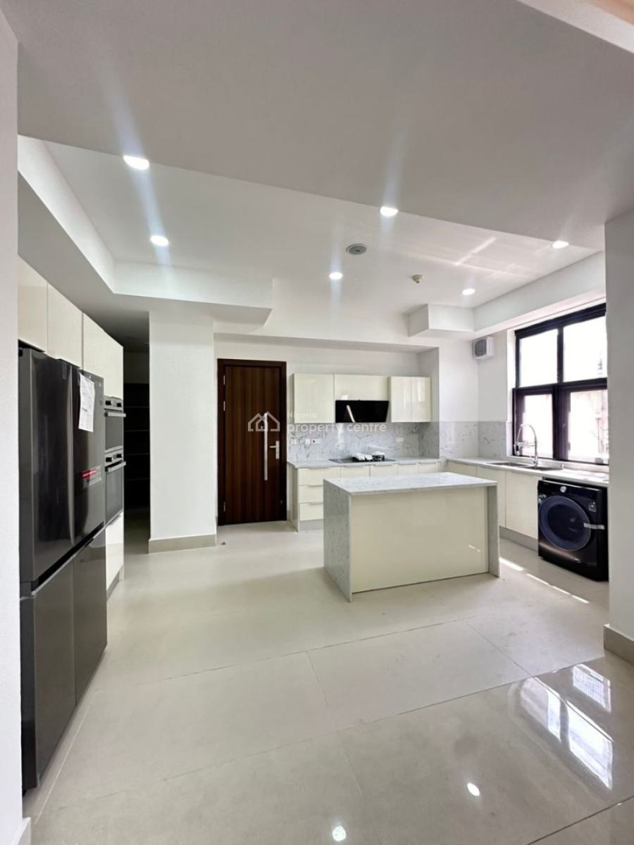 Exquisitely Built 3 Bedroom Apartment with Swimming Pool and Gym, Lekki Phase 1, Lekki, Lagos, Flat / Apartment for Sale
