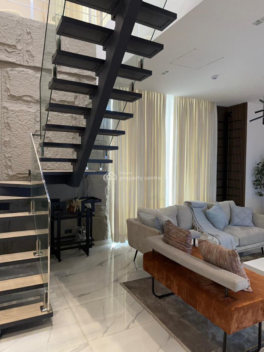 Luxury and Spacious 3 Bedroom Penthouse with Balcony,pool & Gym, Lekki Phase 1, Lekki, Lagos, House Short Let