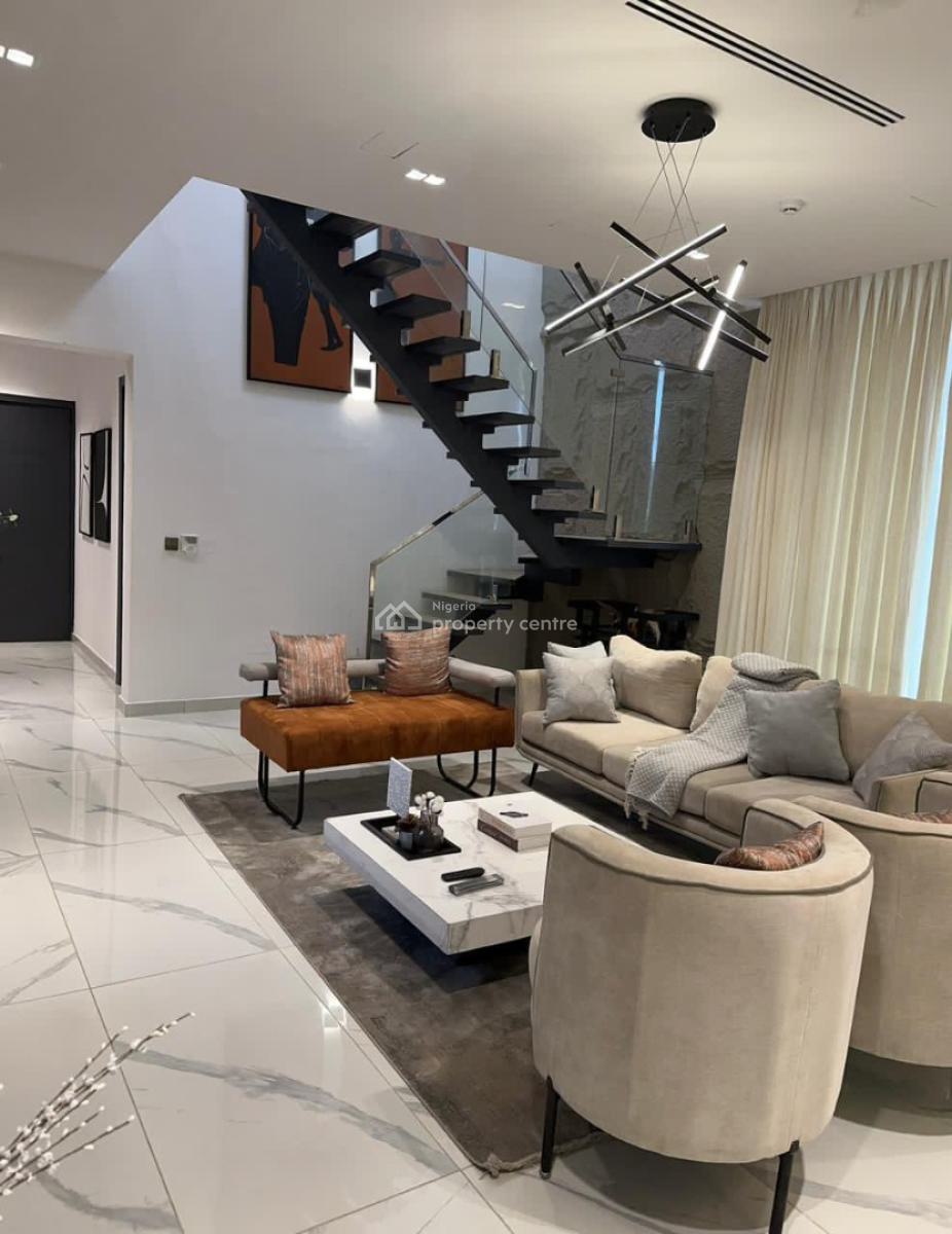 Luxury and Spacious 3 Bedroom Penthouse with Balcony,pool & Gym, Lekki Phase 1, Lekki, Lagos, House Short Let