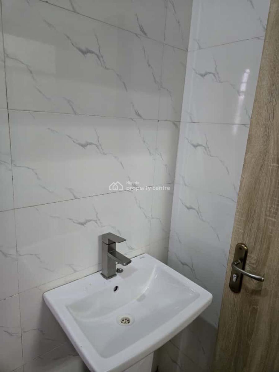 Beautiful 2bedrooms Apartment, Magodo, Gra Phase 1, Magodo, Lagos, Flat / Apartment Short Let