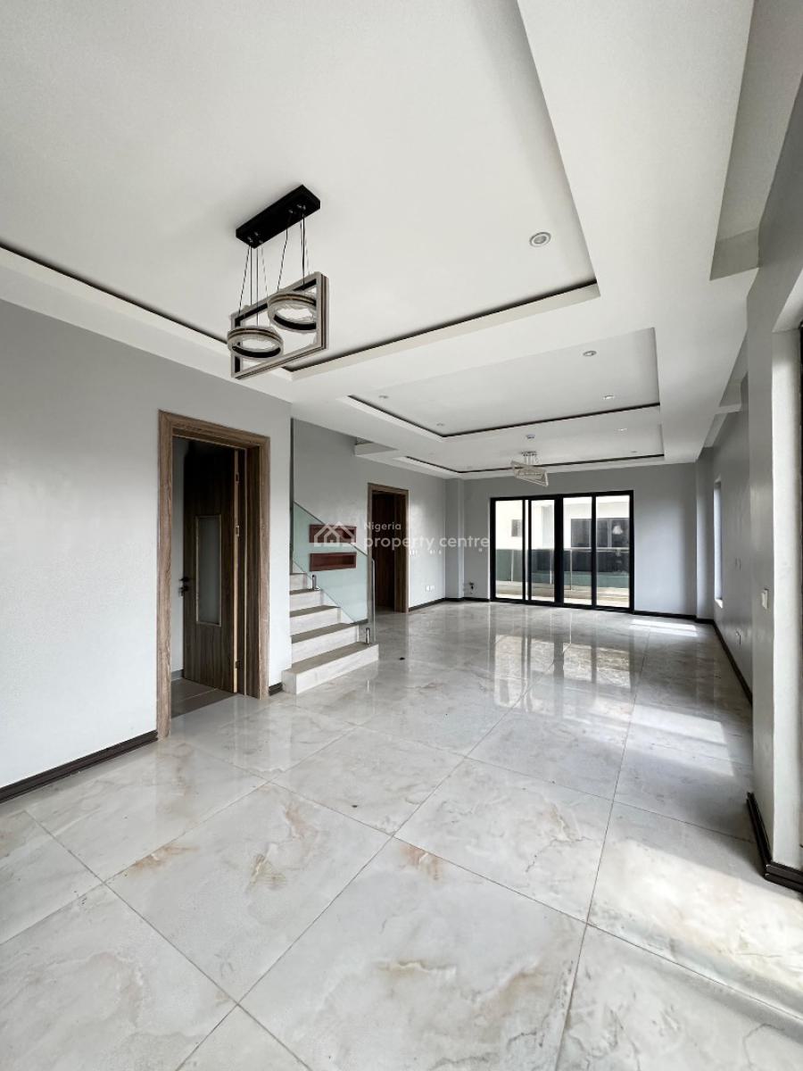 Magnificent 4 Bedroom Maisonette Home, Lekki Phase 1, Lekki, Lagos, Flat / Apartment for Sale