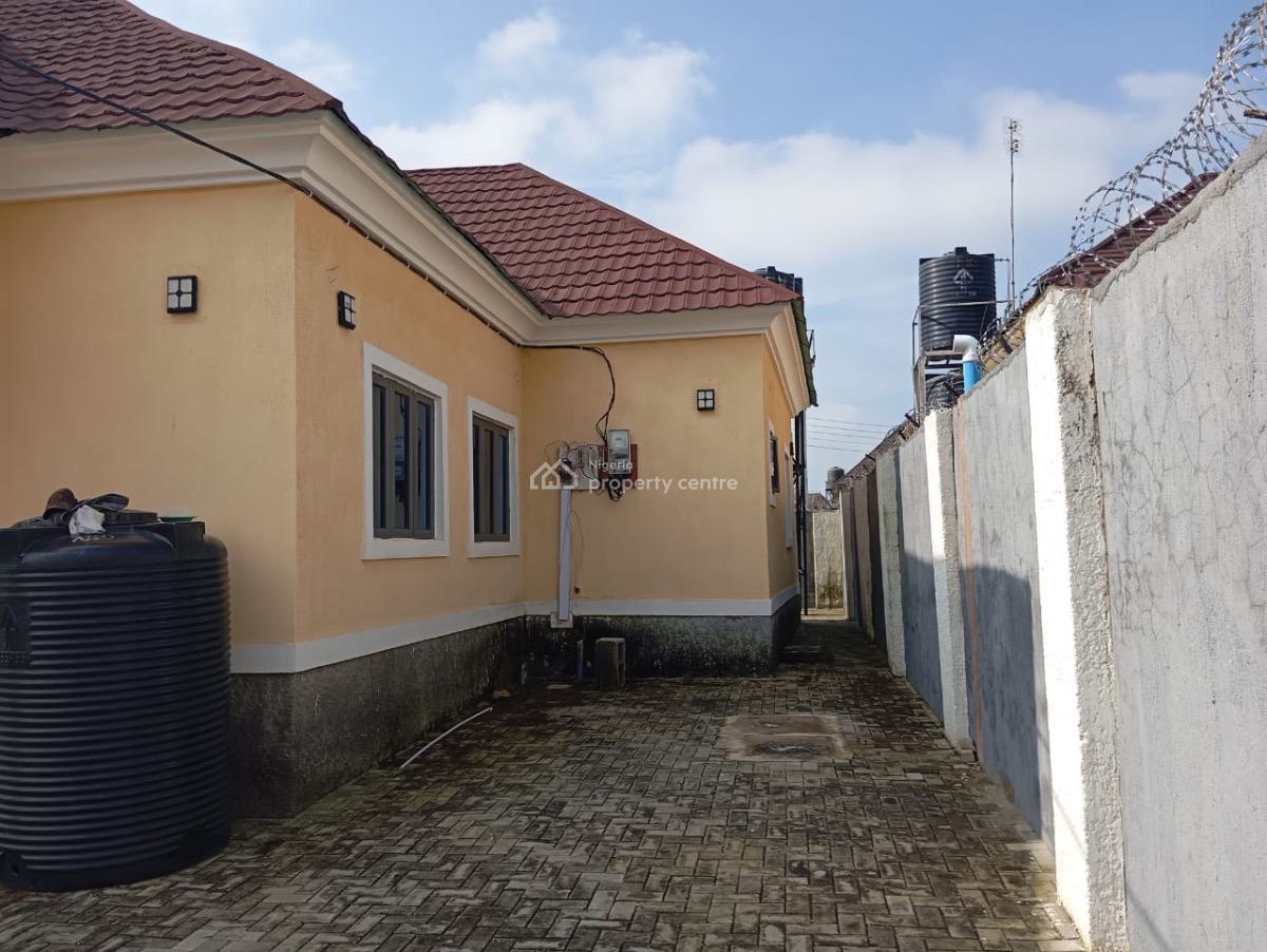 Luxury 4 Bedroom Bungalow, By Voice of Nigeria, Lugbe District, Abuja, Detached Bungalow for Sale