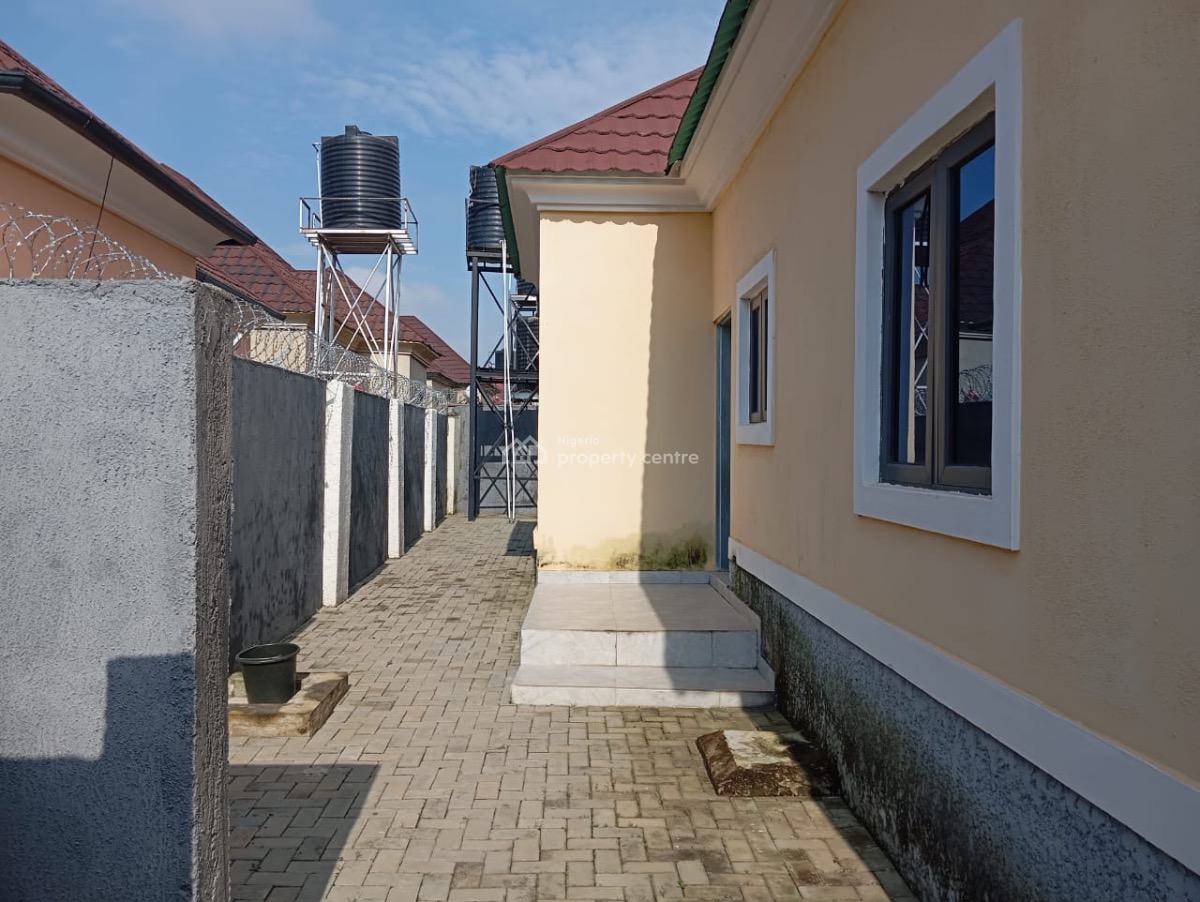 Luxury 4 Bedroom Bungalow, By Voice of Nigeria, Lugbe District, Abuja, Detached Bungalow for Sale