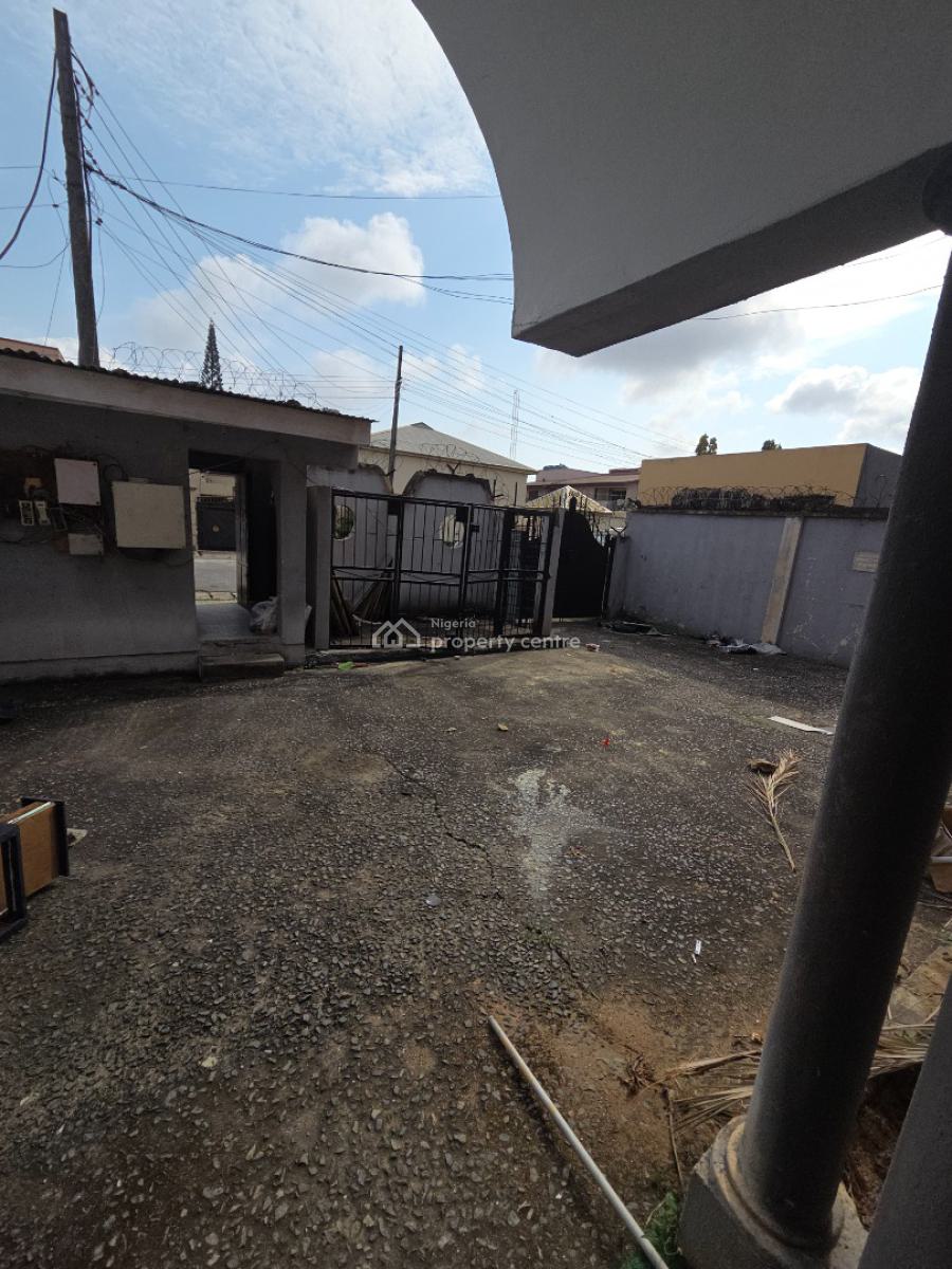 a 5 Bedroom Semi-detached Duplex  with 2 Room Bq, Lekki Phase 1, Lekki, Lagos, Semi-detached Duplex for Rent