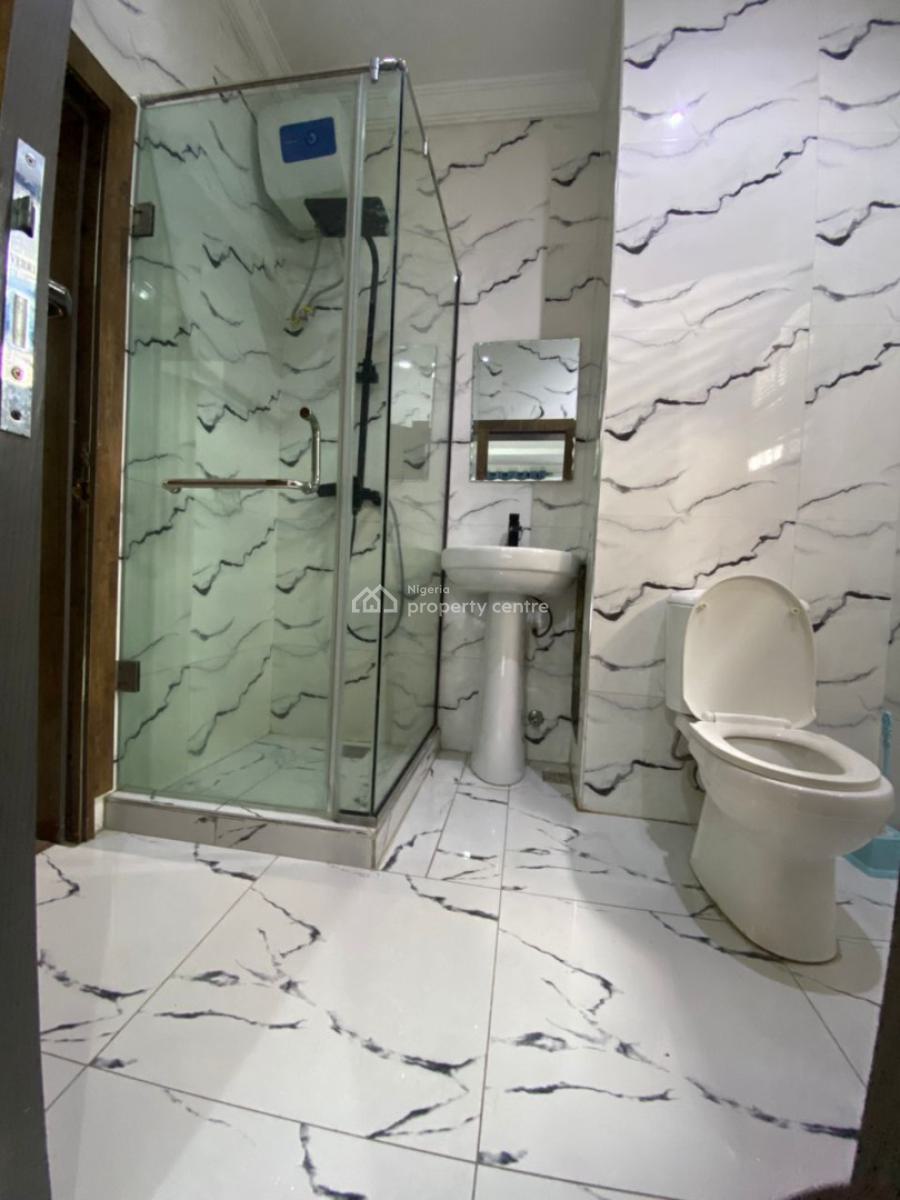 2 Bedroom Apartment with Dstv & Wifi, Gbangbala, Ikate, Lekki, Lagos, Flat / Apartment Short Let