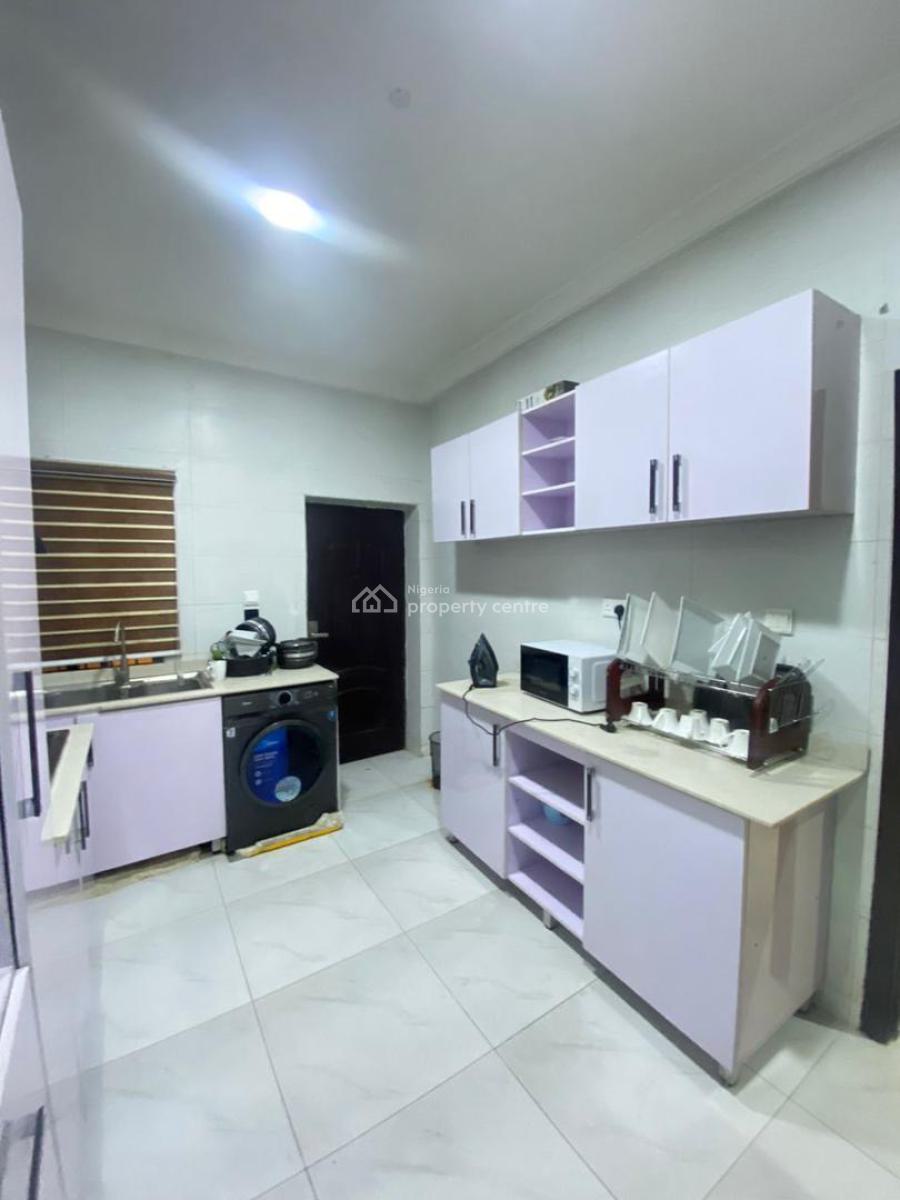 Unfurnished Spacious 2 Bedroom Apartment, Ikate, Lekki, Lagos, Flat / Apartment for Rent