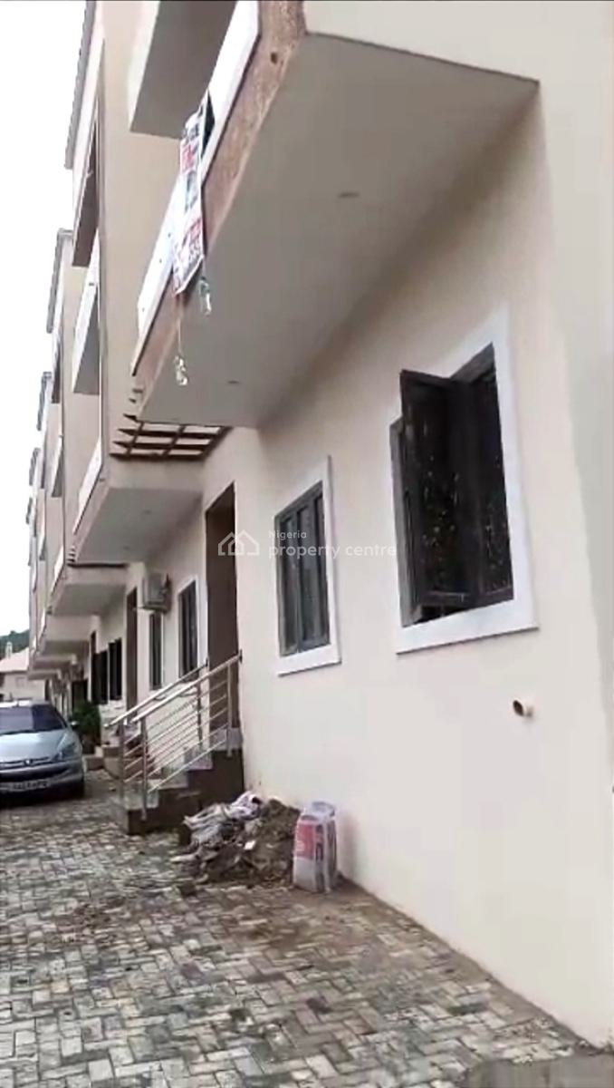 4 Bedrooms Terrace Duplex with Bq, Tarred Road, Guzape District, Abuja, Terraced Duplex for Rent