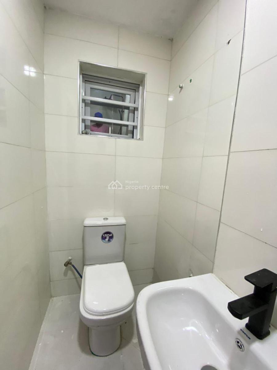 Sharp 2 Bedroom Apartment with Swimming Pool, Lekki Phase 1, Lekki, Lagos, Flat / Apartment for Sale