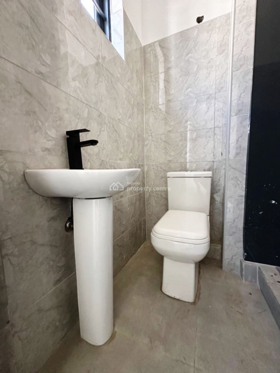 Smart 2 Bedroom Apartment with Bq, Lekki Phase 1, Lekki, Lagos, Flat / Apartment for Sale