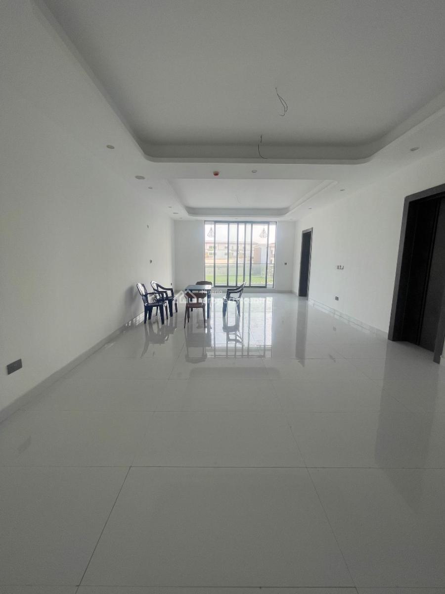 2 Bedroom  Penthouse Apartmrnt Smart in a Serene Estate with Bq, Lekki Phase 1, Lekki, Lagos, Block of Flats for Sale