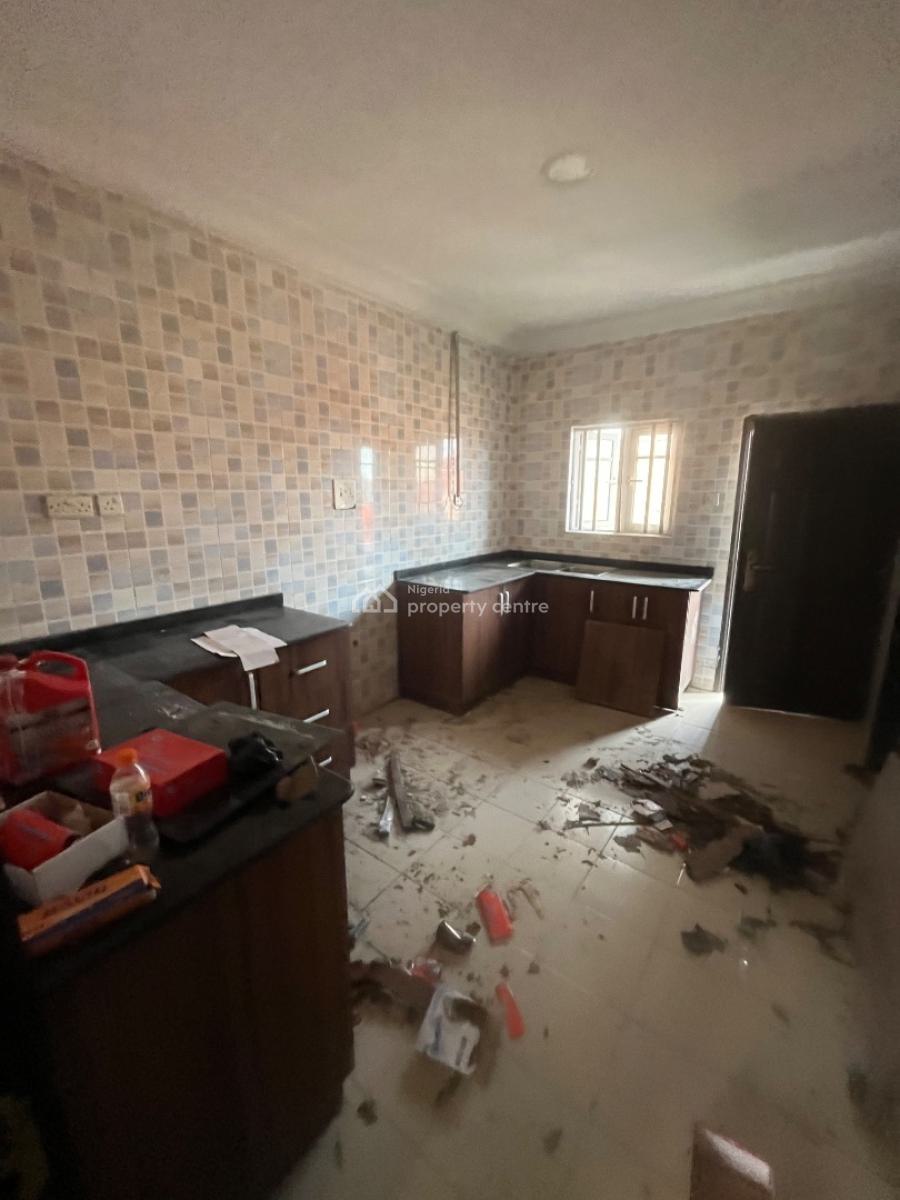 Luxury Very Spacious Beautiful 3 Bedroom Flat, Mobil Road Ilaje, Ajah, Lagos, House for Rent