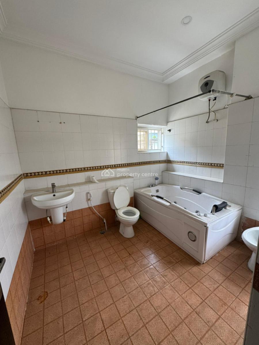 Well Maintained Spacious 4 Bedroom Duplex with Bq, Lekki Phase 1, Lekki, Lagos, Semi-detached Duplex for Rent