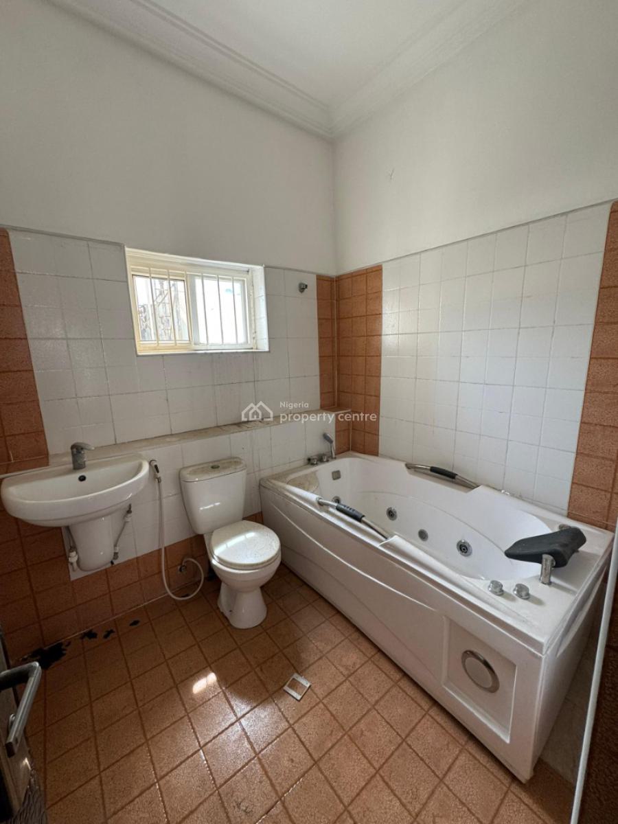 Well Maintained Spacious 4 Bedroom Duplex with Bq, Lekki Phase 1, Lekki, Lagos, Semi-detached Duplex for Rent