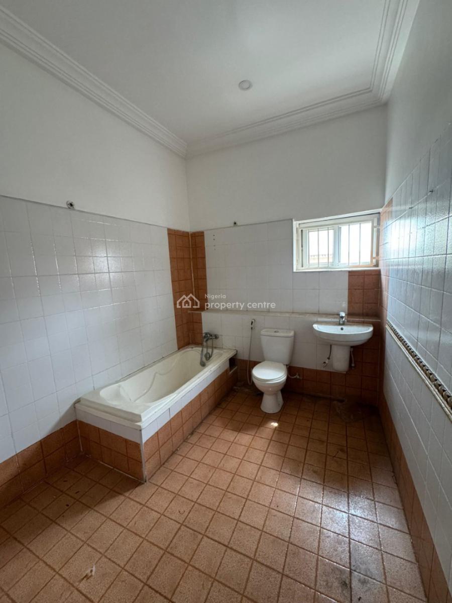 Well Maintained Spacious 4 Bedroom Duplex with Bq, Lekki Phase 1, Lekki, Lagos, Semi-detached Duplex for Rent