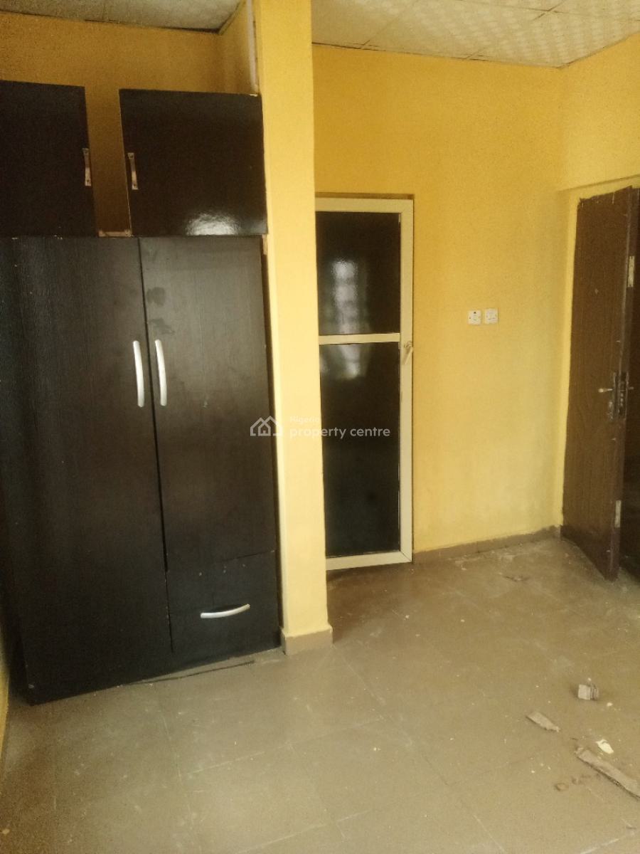 Lovely 3 Bedroom Flat, Off Cole Street By Olufemi, Surulere, Lagos, Flat / Apartment for Rent