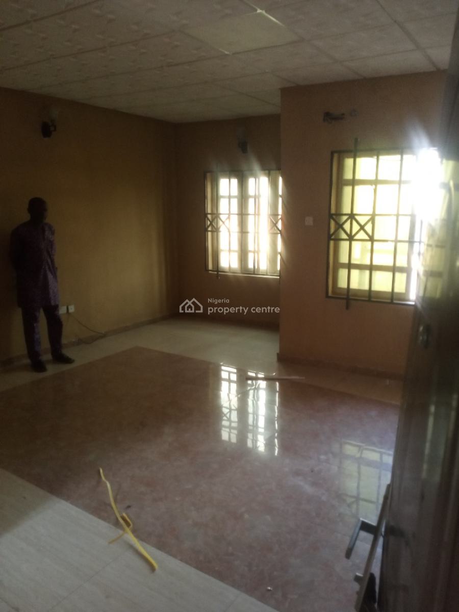 Lovely 3 Bedroom Flat, Off Cole Street By Olufemi, Surulere, Lagos, Flat / Apartment for Rent