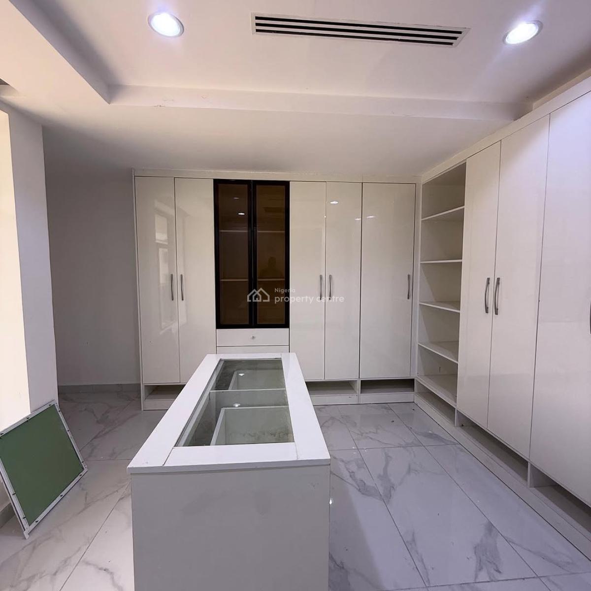 6 Bedroom Fully Detached Duplex + 1 Room Bq, Guzape District, Abuja, Detached Duplex for Sale