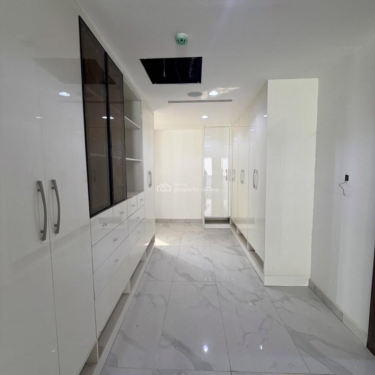 6 Bedroom Fully Detached Duplex + 1 Room Bq, Guzape District, Abuja, Detached Duplex for Sale