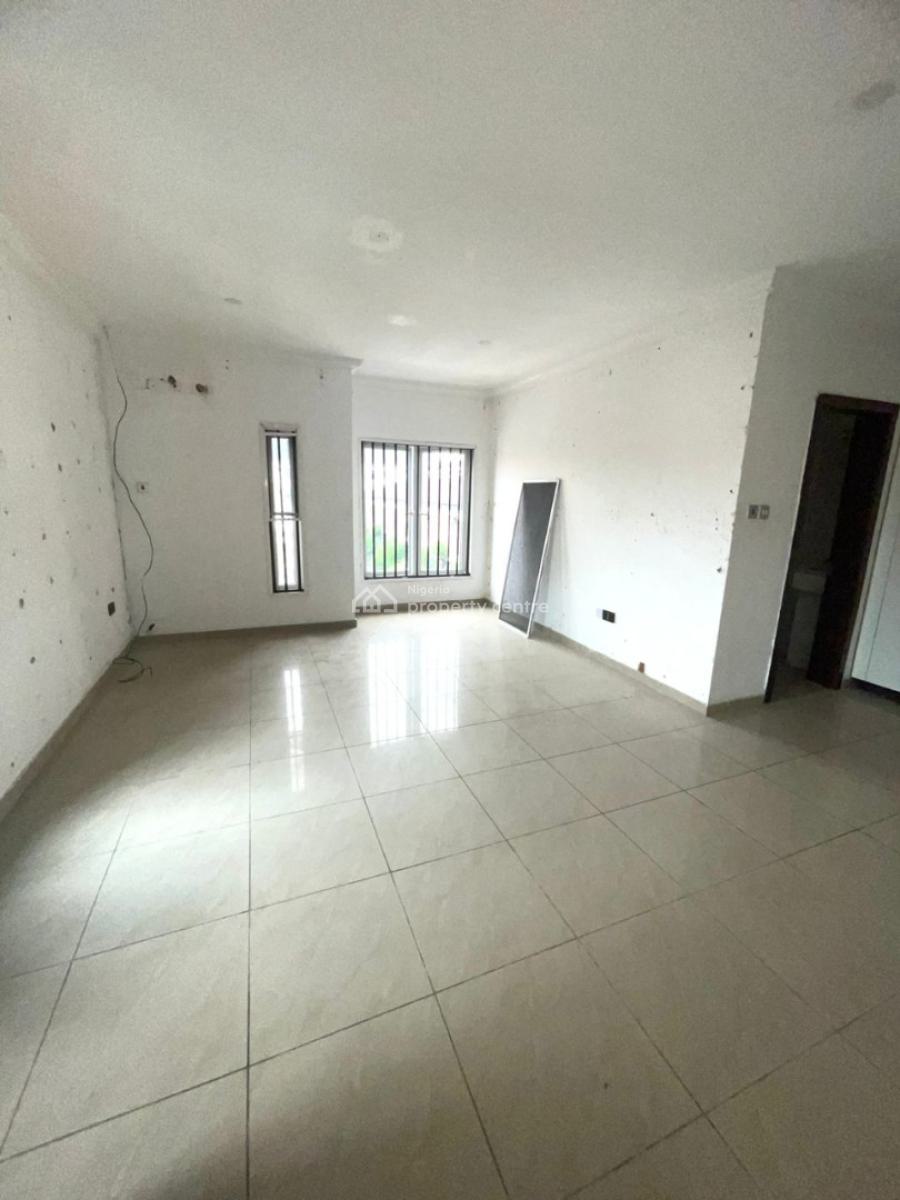 4 Bedroom Terrace with Bq, Osapa, Lekki, Lagos, Flat / Apartment for Sale
