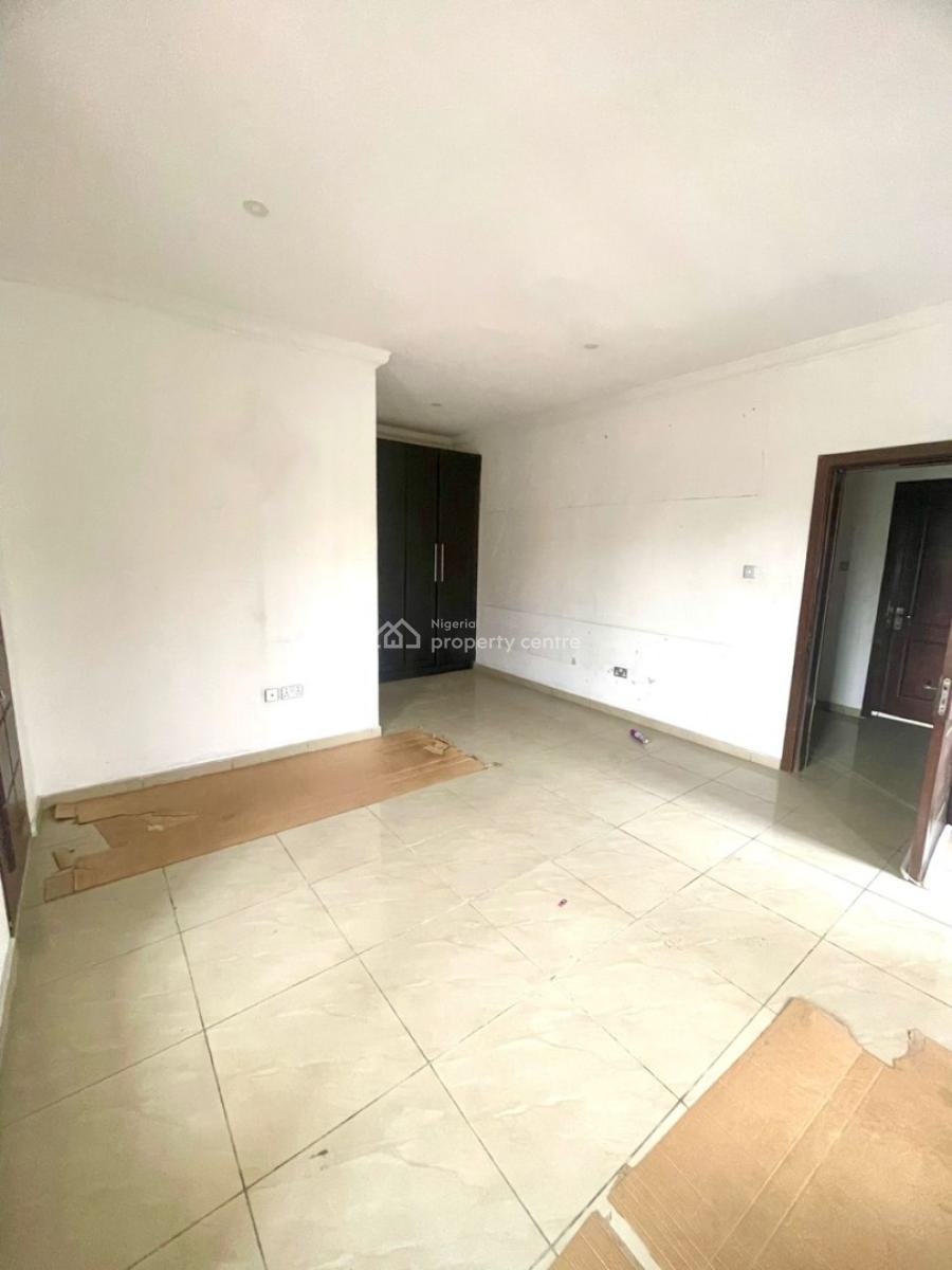 4 Bedroom Terrace with Bq, Osapa, Lekki, Lagos, Flat / Apartment for Sale