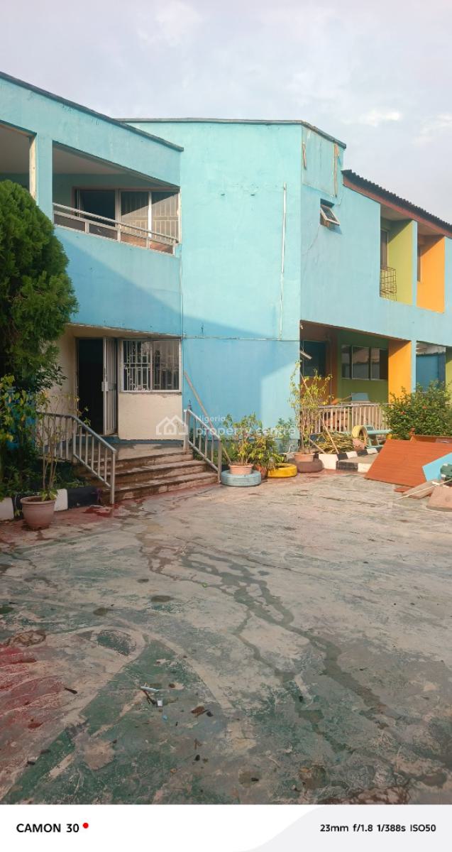 5-bedroom Duplex with 2 Units of Mini Flats Sitting on 1,100sqm, Omole Phase 1, Ikeja, Lagos, Detached Duplex for Rent