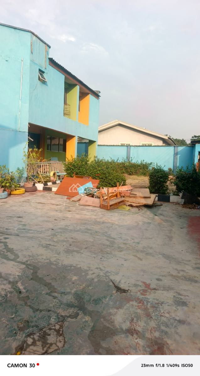 5-bedroom Duplex with 2 Units of Mini Flats Sitting on 1,100sqm, Omole Phase 1, Ikeja, Lagos, Detached Duplex for Rent