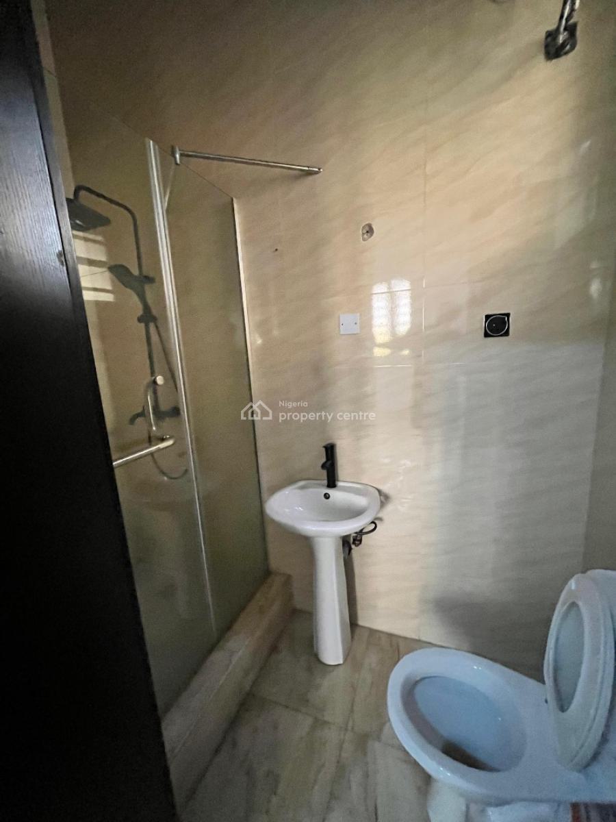 Spacious and Well Maintained 5 Bedroom Fully-detached Duplex, Chevron Drive, Lekki, Lagos, Detached Duplex for Rent