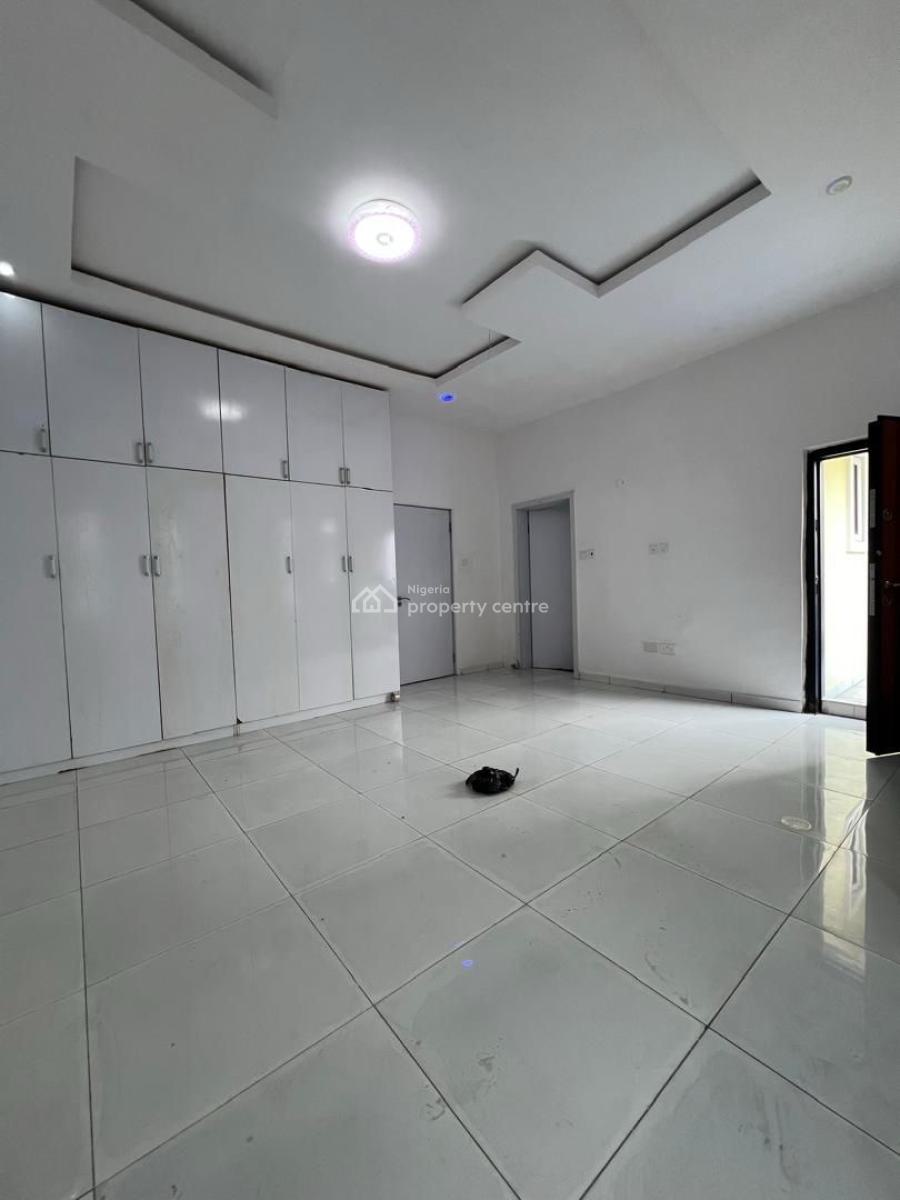 Wey Spacious Master Bedroom Apartment in a Serene Estate, Ikota, Lekki, Lagos, Flat / Apartment for Rent