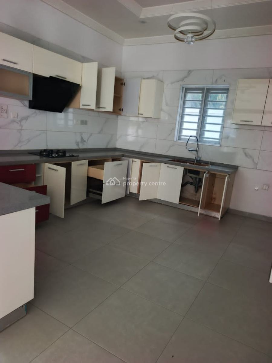 Spacious 4 Bedroom Fully Detatched House with a Room Bq, U3 Estate, Lekki Phase 1, Lekki, Lagos, Detached Duplex for Rent