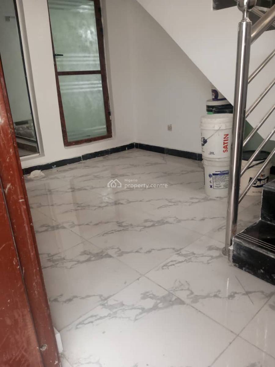 Luxury Commercial 3 Bedroom Terrace Duplex, Lekki Phase 1, Lekki, Lagos, Office Space for Rent