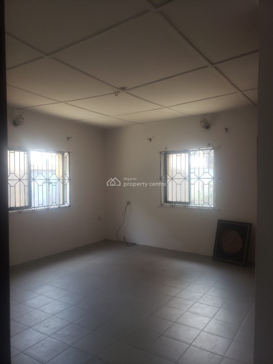 Self-serviced 3 Bedroom Apartment, Lekki Right, Lekki Phase 1, Lekki, Lagos, Flat / Apartment for Rent