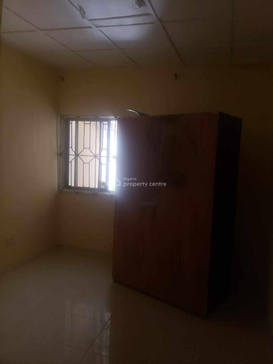 Self-serviced 3 Bedroom Apartment, Lekki Right, Lekki Phase 1, Lekki, Lagos, Flat / Apartment for Rent