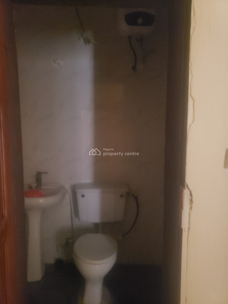 Self-serviced 3 Bedroom Apartment, Lekki Right, Lekki Phase 1, Lekki, Lagos, Flat / Apartment for Rent